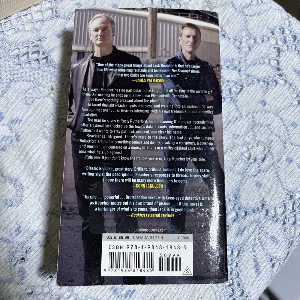 The Sentinel: A Jack Reacher Novel - Mass Market Paperback By Child, Lee - GOOD